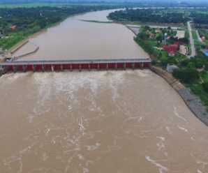 น้ำเหนือเขื่อนขึ้นพรวดชลประทานเตือน7จว.เฝ้าระวังเก็บของขึ้นที่สูงด่วน!