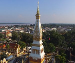 ด่วน! รองอธิบดีกรมการแพทย์ พลัดตกจากชั้น 3 ภายในองค์พระธาตุพนม