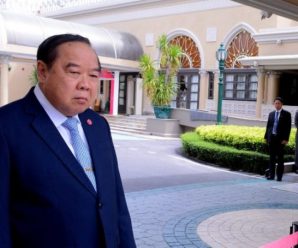 ‘บิ๊กป้อม’ โยน ‘บิ๊กตู่’ แจงปม ‘ยิ่งลักษณ์’ อยู่อังกฤษ ย้ำต้องทำตามกฎหมาย