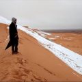 ภาพแปลกตา หิมะปกคลุมทะเลทรายซาฮารา