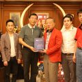 CEO บริษัท WEI HUA EAO ของจีนเข้าอวยพรตรุษจีน 2018 ดร.อมร