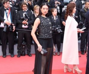 เรียบหรู ‘ออกแบบ ชุติมณฑน์’ บนพรมแดงเมืองคานส์ ในฐานะนักแสดงไทยเพียงหนึ่งเดียว