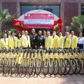 ดร.อมร-กก.บริหารสมาพันธ์รวมใจชาวจีนฯ มอบจักรยาน 100 คัน ให้กรมกิจการพลเรือนทหาร กองบัญชาการกองทัพไทย