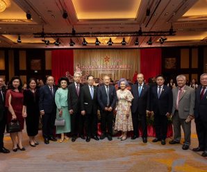 ดร.อมร-พวงเพชร-ครองพล ร่วมงานเลี้ยงฉลองครบรอบ 99 ปี สถาปนากองทัพปลดปล่อยประชาชนจีน