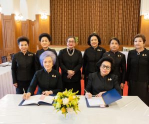 มูลนิธิอุบลรัตน์ในพระบรมราชินูปถัมภ์ ลงนามถวายพระพรชัยมงคล เฉลิมพระชนมพรรษา รัชกาลที่ 10