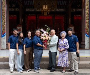 คุณพวงเพชร ร่วมยินดีกับ “ปรีชา ไพรภัทรกุล” ฉลองครบรอบ 10 ปี ชมรมลูกหลานตระกูลลิ้มฯ
