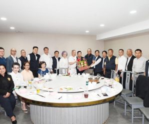 ดร.อมร​-พวงเพชร อภิธนาคุณ ​ร่วมงานเลี้ยงสังสรรค์ของกลุ่มที่ปรึกษา พล.ต.อ.สุเทพ เดชรักษา